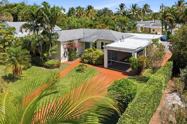 Building Photo - 221 Princeton Dr