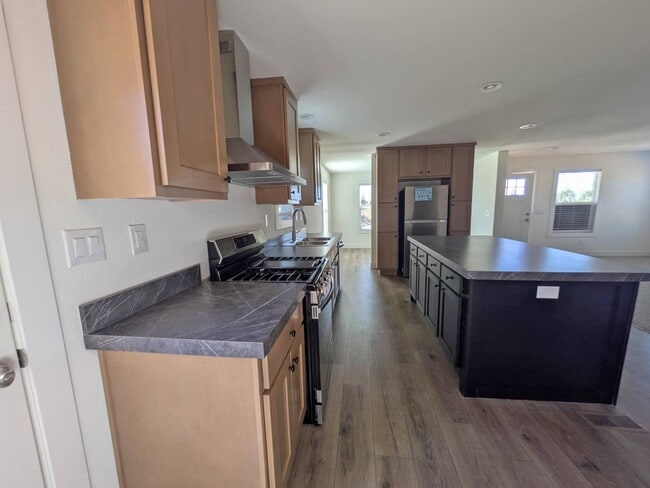 Foto del edificio - 5427 Edgewood Ln