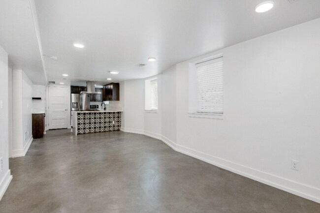 Building Photo - 3903 N Bryant St