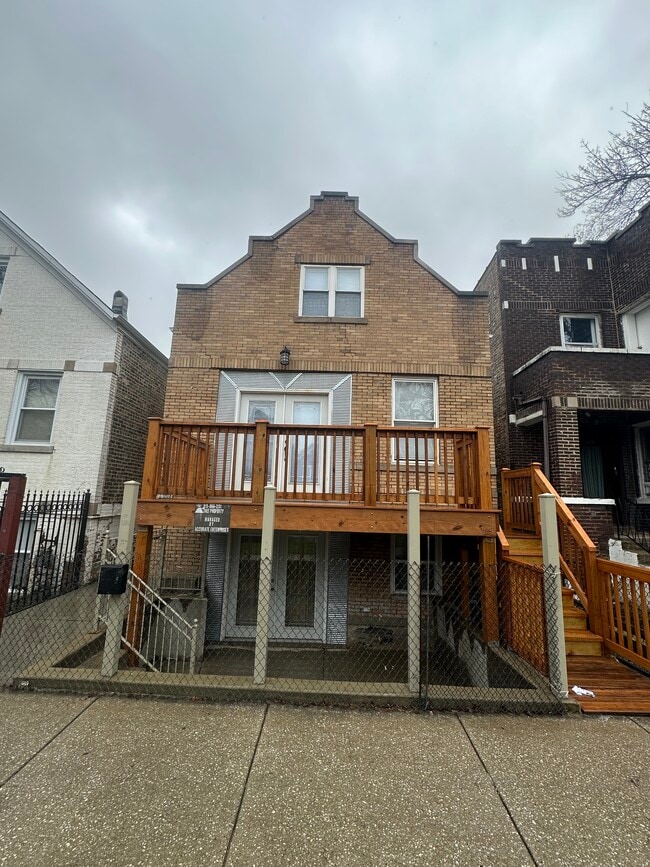 Building Photo - 3002 S Homan Ave