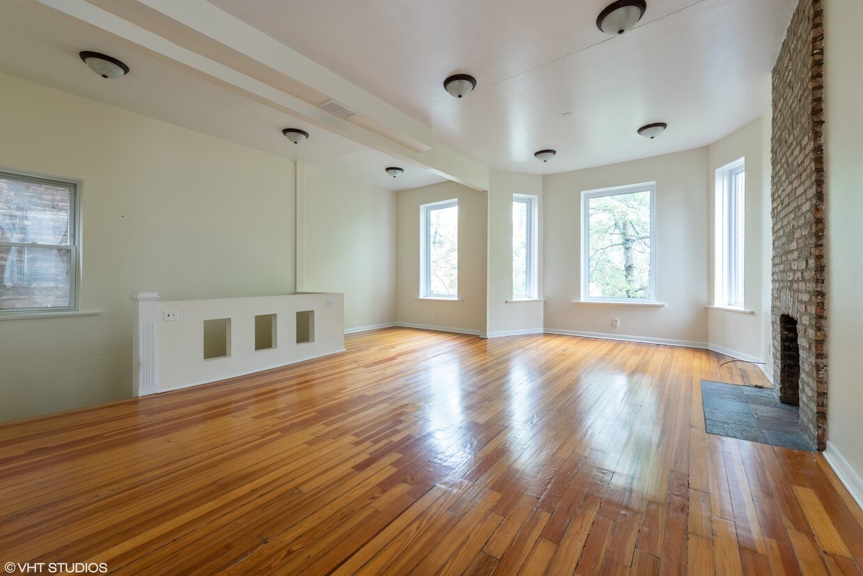 Primary Photo - 2631 W Haddon Ave