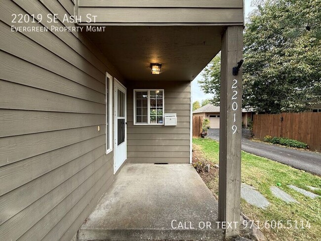 Building Photo - 22019 SE Ash St