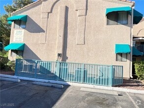 Building Photo - 2180 Pinetop Ln