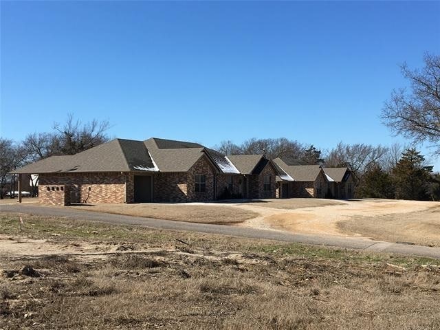 Property Exterior - 227 E Wyandotte Ave