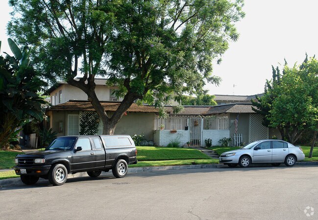 Building Photo - Rosewood Apartments