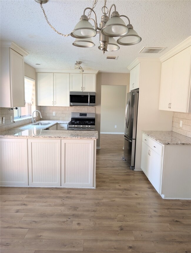 Building Photo - 9303 Palm Shores Dr