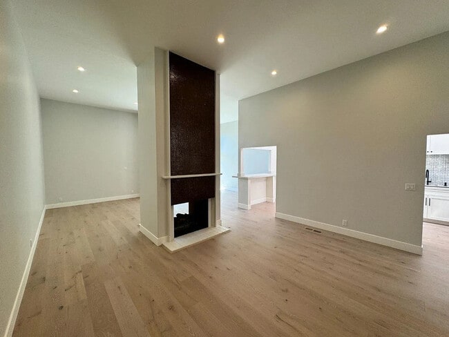 Building Photo - 500 Leahy St