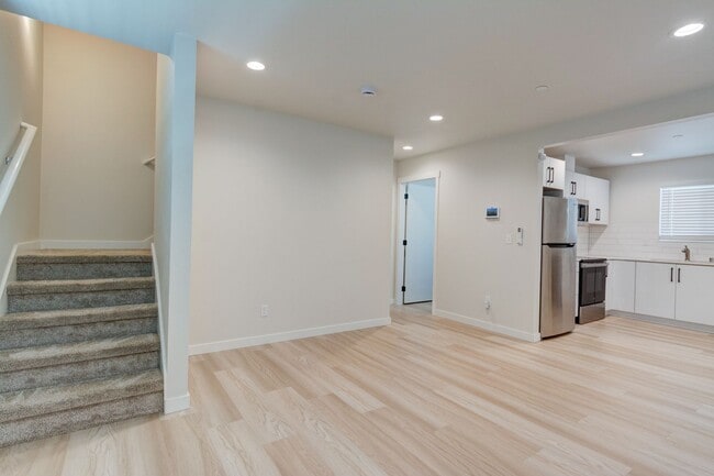 Building Photo - 2 Bedroom Luxury New Construction Cottage - Standalone Alone Home - Location Location Location