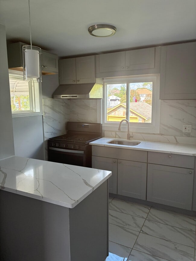 Building Photo - 4406 Hooper Ave