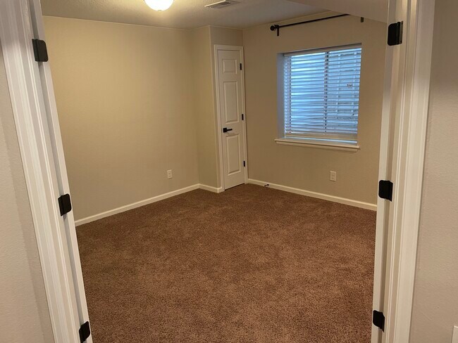 Building Photo - 10784 Towerbridge Cir