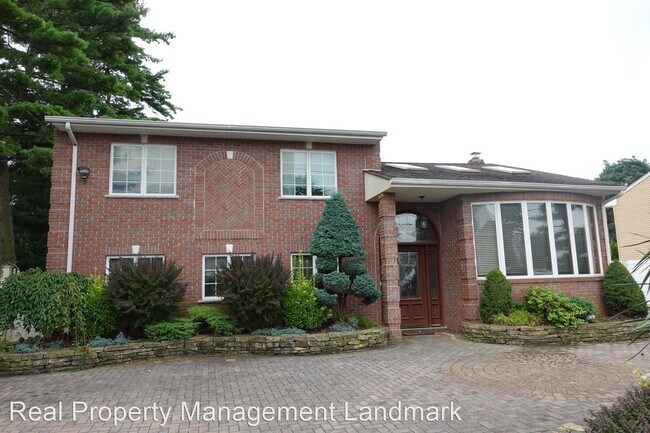 Foto del edificio - 4 br, 2 bath House - 262 N Iowa Avenue
