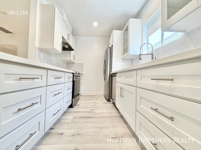 Building Photo - 605 San Vicente Blvd Santa Monica, CA 90402