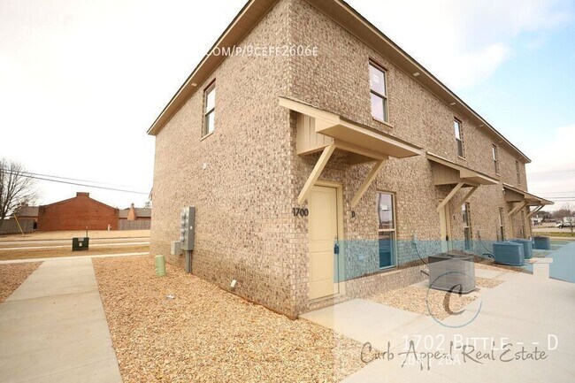Foto del edificio - 1702 Bittle St