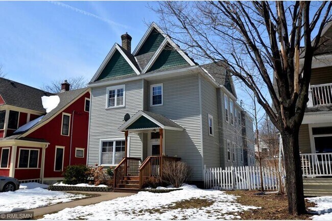 Building Photo - 2720 Emerson Ave S