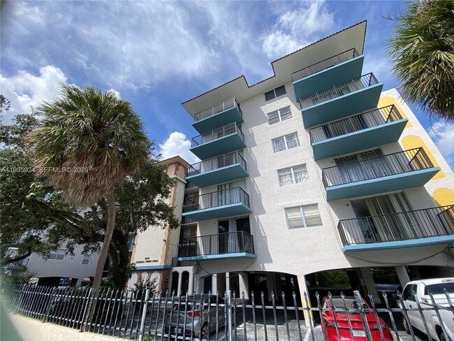 Foto del edificio - 12590 NE 16th Ave