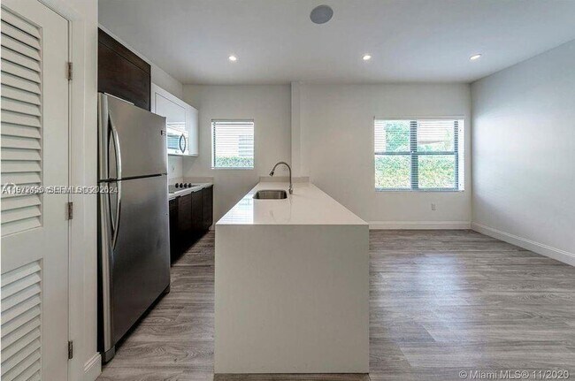 Foto del edificio - 473 Mendoza Ave