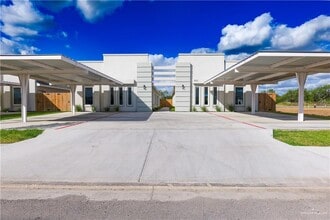 Building Photo - 12 Briggs Rd