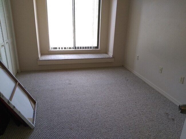 Building Photo - 1515 Huntington Ln