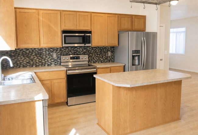 Building Photo - Bright & Welcoming 3-Bedroom Home in Ridgefield — Available Now
