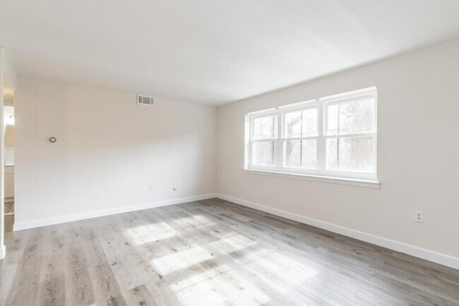 Foto del edificio - 6021 N Park Ave