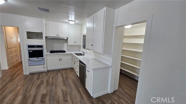 Foto del edificio - 3469 N F St
