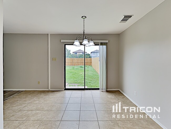 Foto del edificio - 8935 Twincreek Farm