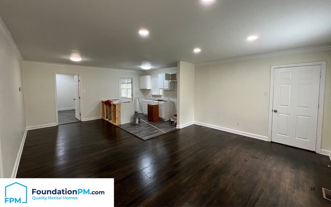 Building Photo - 473 Vaughn Rd