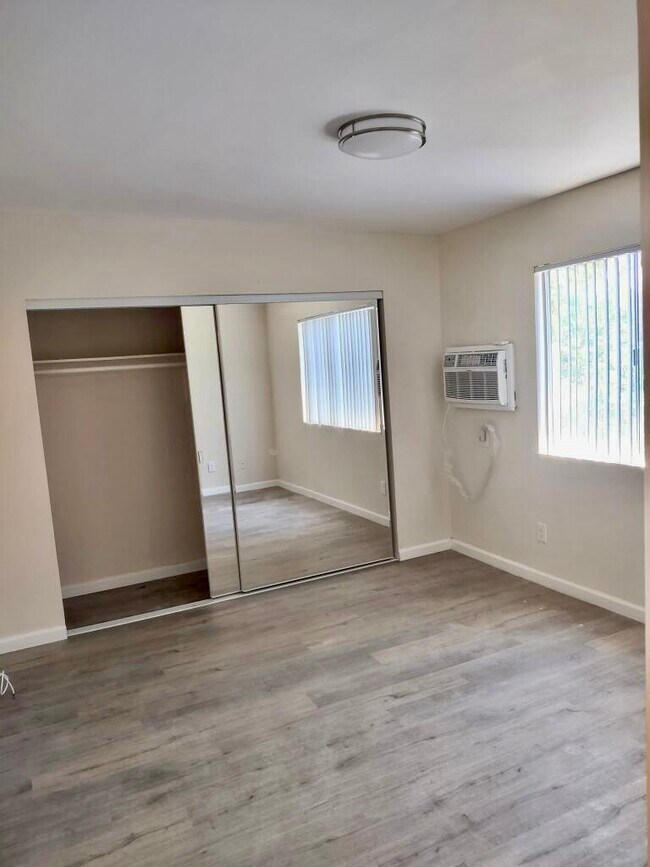 Foto del edificio - 13253 Vanowen St