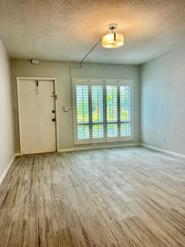 Foto del edificio - 501 NE 23rd St