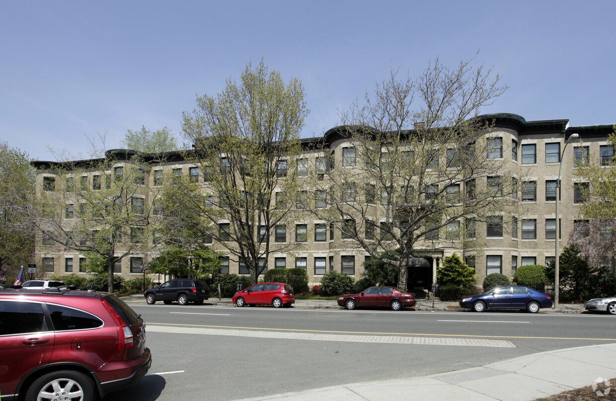 Foto del edificio - 1110-1120 Beacon Street