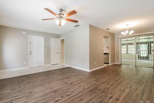 Foto del edificio - 17507 Cranbrook Dr