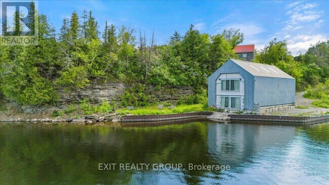 Photo du bâtiment - 782 County Rd 49