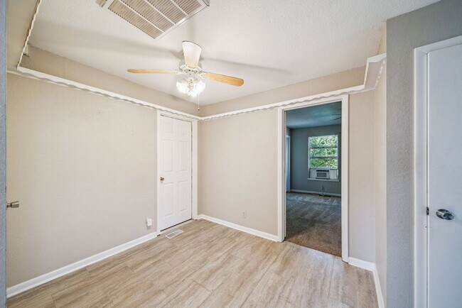 Foto del edificio - 4218 S Rockford Ave