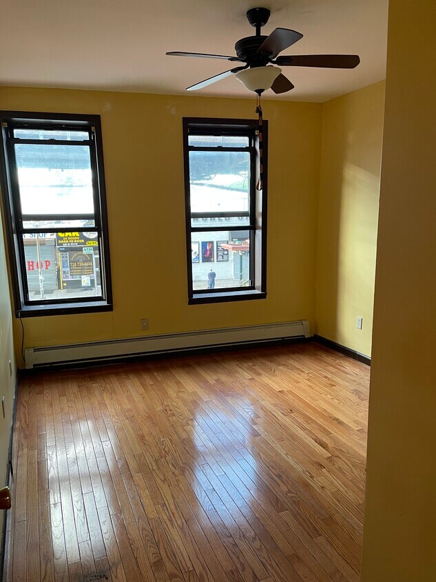 Foto del edificio - 9617 Liberty Ave