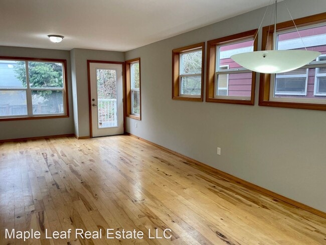 Building Photo - 3 br, 2.5 bath House - 4826 Delridge Way S...