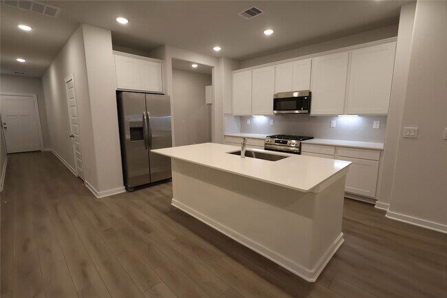 Foto del edificio - 8506 Blueberry Ash St