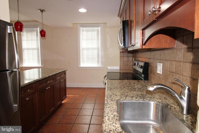 Building Photo - 5542 Torresdale Ave