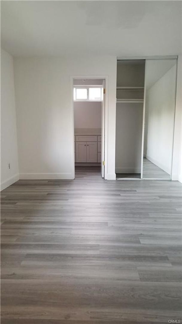 Foto del edificio - 1241 E Bastanchury Rd