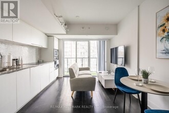 Building Photo - 955 Bay St.