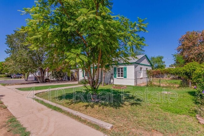 Foto del edificio - 208 W Glenrosa Ave