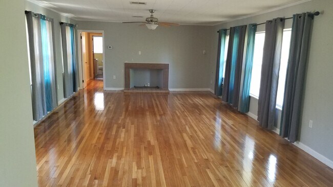 Foto del edificio - 3014 Magnolia Ave