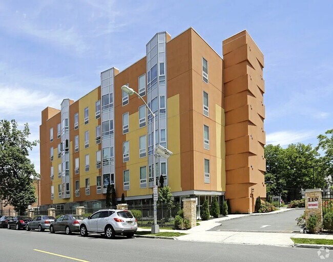 Foto del edificio - 110 Halsted St