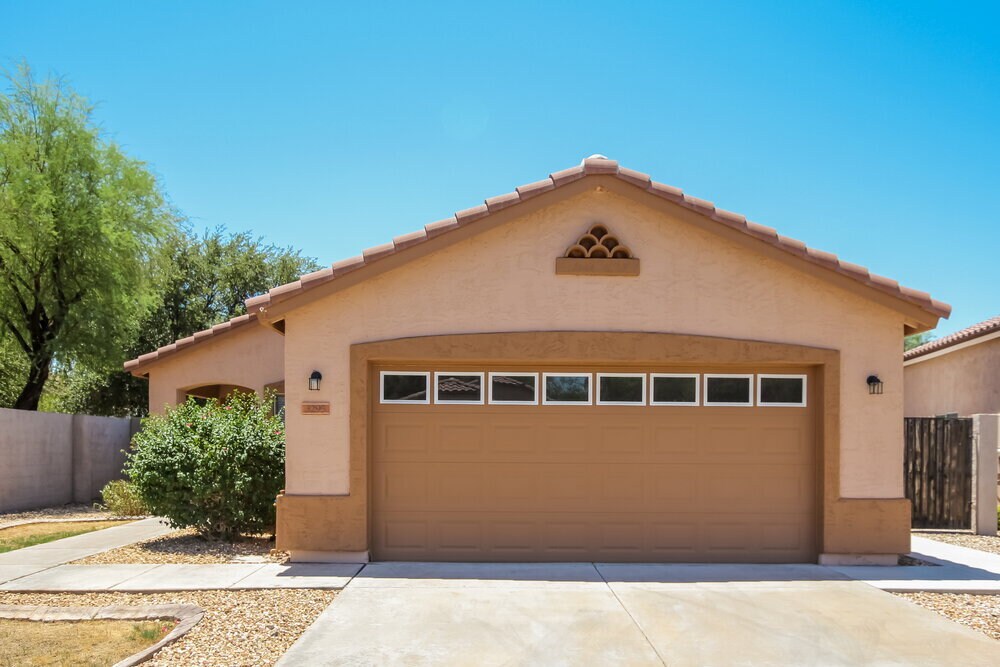 Primary Photo - 3295 E San Angelo Ave