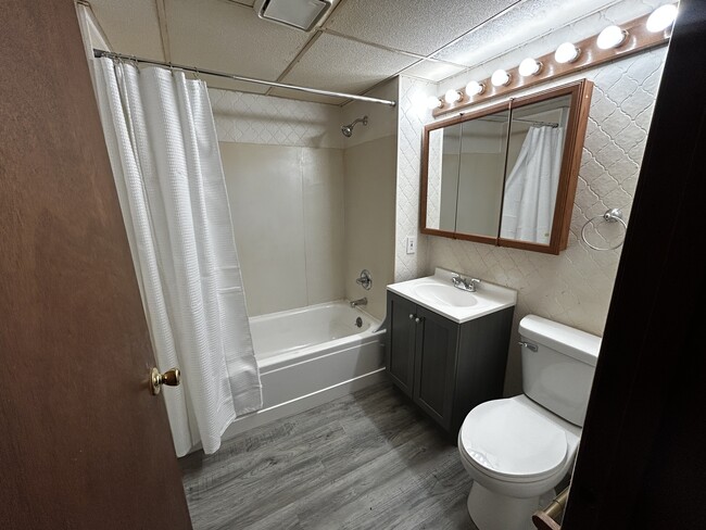 Building Photo - 106 Warsaw St