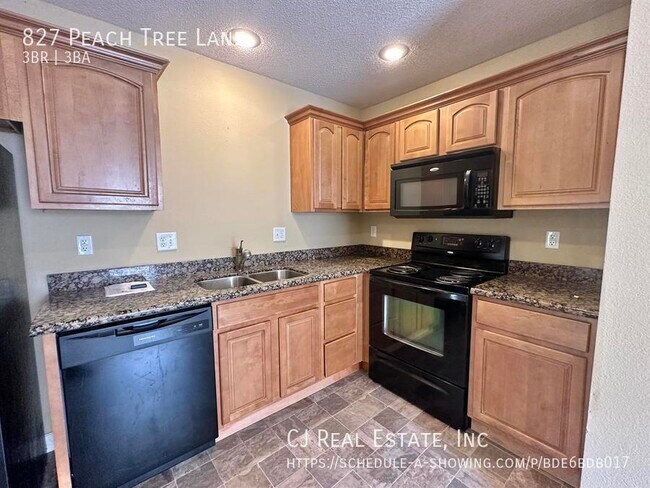 Foto del edificio - 827 SW Peach Tree Ln