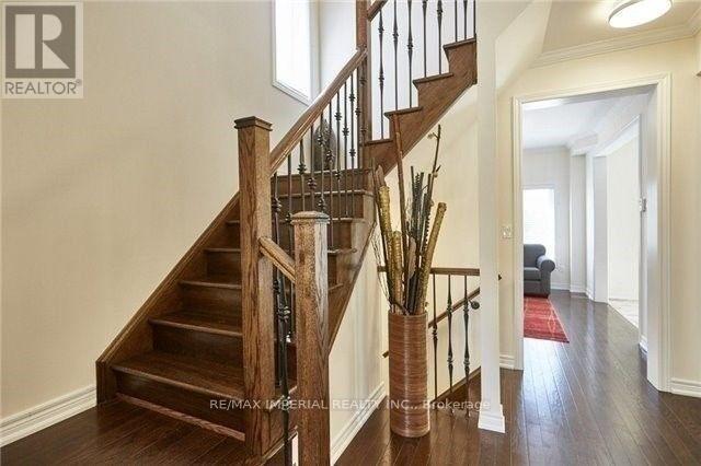 Photo du bâtiment - 33 Wimbledon Ct