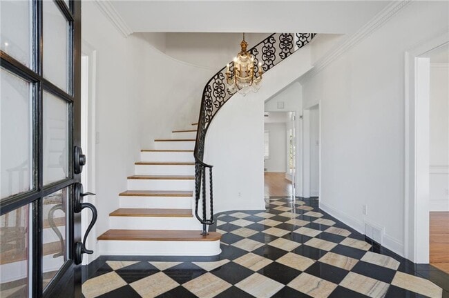 Building Photo - 1190 W Paces Ferry Rd NW