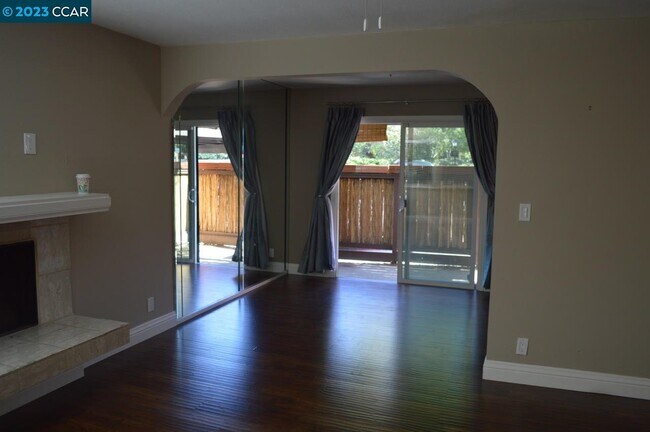 Foto del edificio - 850 Camelback Pl
