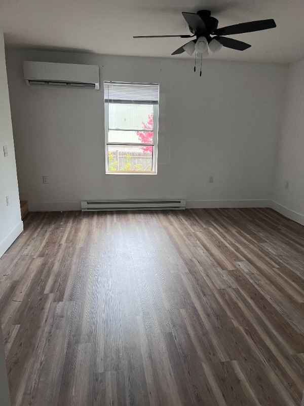 Foto del edificio - 676 N Main St