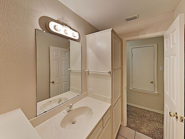 Foto del edificio - *No Application Fee* *$500 off 1st Month*